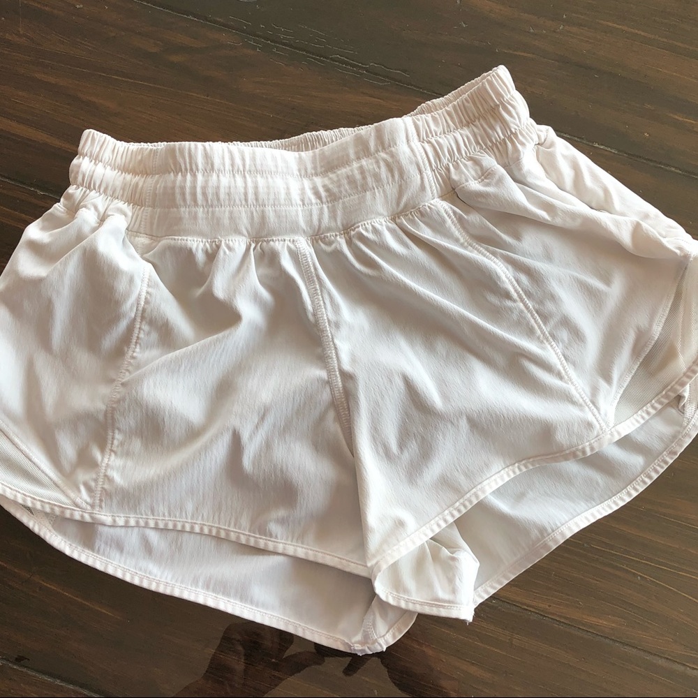Lululemon Hotty Hot Shorts 2.5” inseam - White!